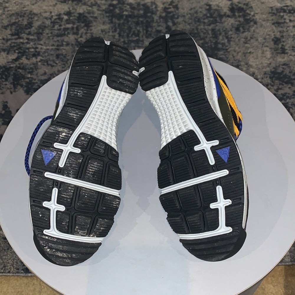 Nike shoes - Picture 4 of 7
